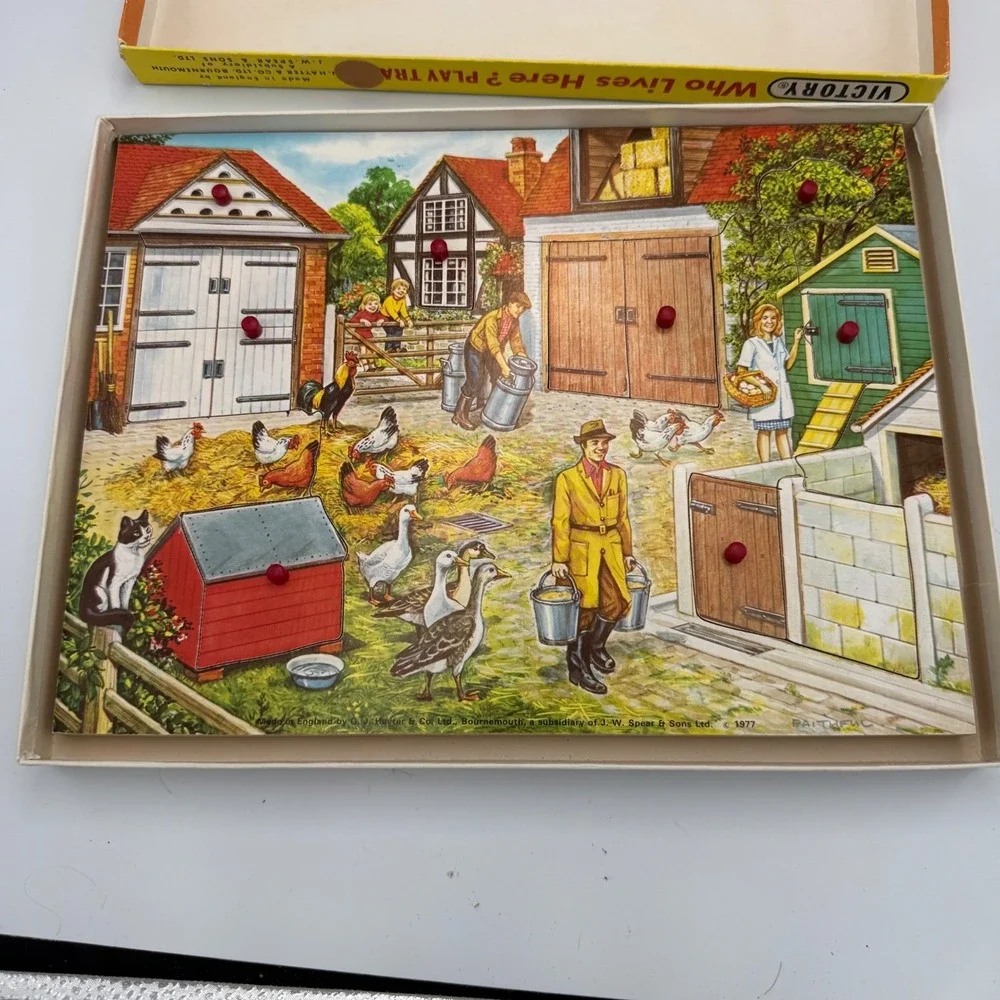 Victory Who Lives Here Vintage 1977 Plywood Play Tray Farm Puzzle England